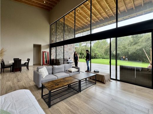 Wohnkomplexe in Valle de Bravo, México (Bundesstaat)