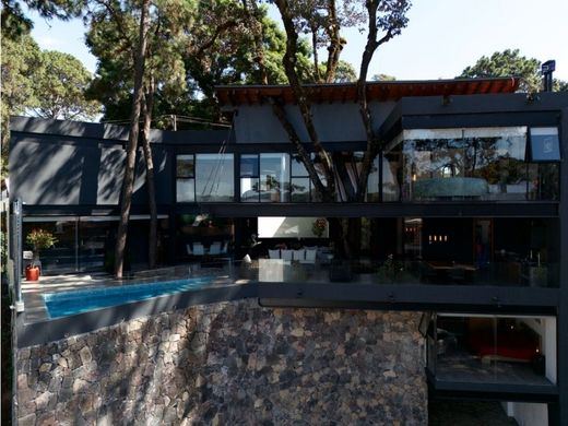 Complesso residenziale a Valle de Bravo, Messico (stato federato)