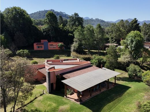 Farmhouse in Valle de Bravo, Estado de México