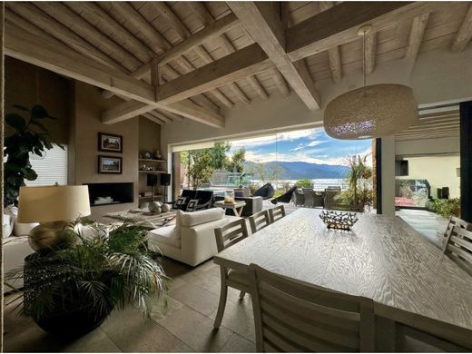 Complesso residenziale a Valle de Bravo, Messico (stato federato)