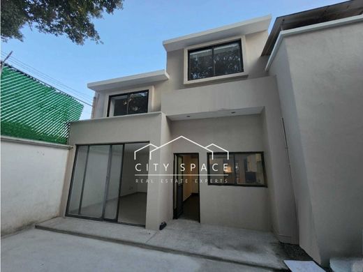 Luxury home in Ciudad López Mateos, Atizapán de Zaragoza