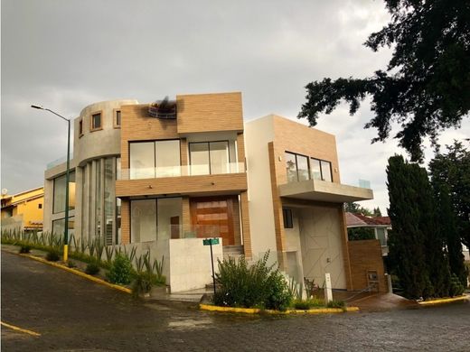 Luxury home in Ciudad López Mateos, Atizapán de Zaragoza