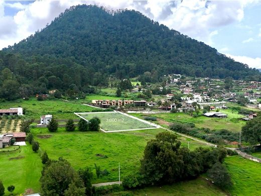 Land in Valle de Bravo, Estado de México