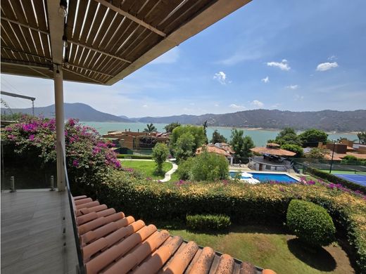 Valle de Bravo, メヒコ州の高級住宅