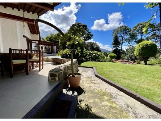 Wohnkomplexe in Valle de Bravo, México (Bundesstaat)