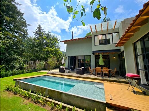 Casa de lujo en Valle de Bravo, Estado de México