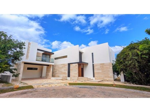 Πολυτελή κατοικία σε Mérida, Estado de Yucatán