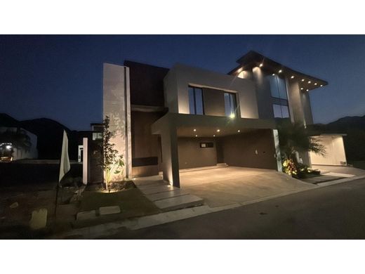 Luxus-Haus in Santiago, Nuevo León