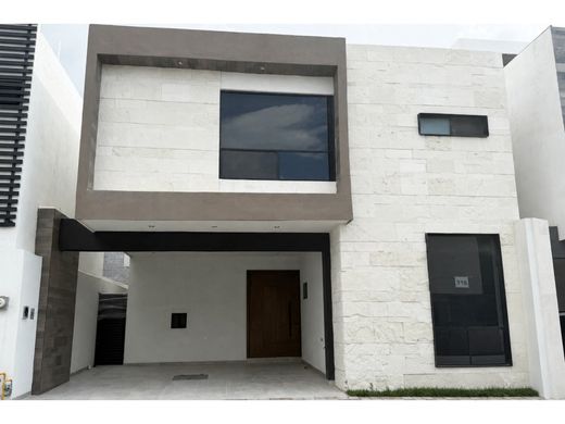 Luxury home in Arteaga, Coahuila