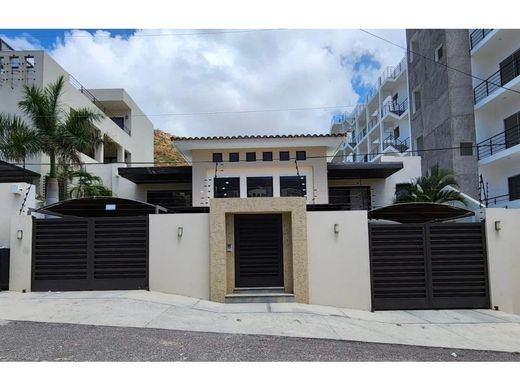 Residential complexes in Cabo San Lucas, Los Cabos