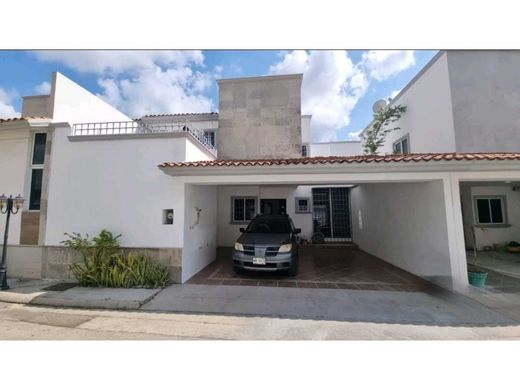 Luxus-Haus in Vistahermosa, Huimanguillo