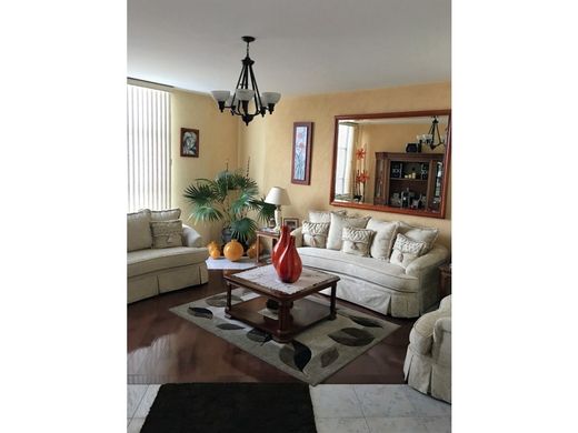 Casa di lusso a Ciudad López Mateos, Atizapán de Zaragoza