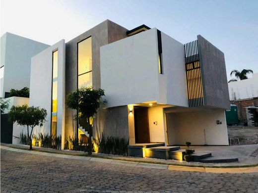 Luxury home in Santa Clara, Ocoyucan