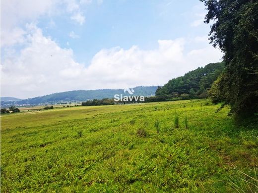 Terreno en Valle de Bravo, Estado de México
