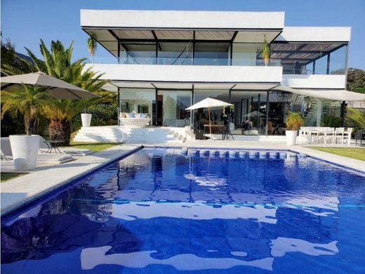 Country House in Valle de Bravo, Estado de México