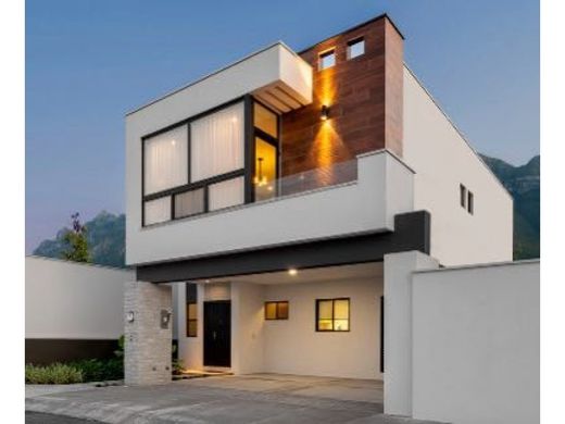 Lüks ev García, Estado de Nuevo León