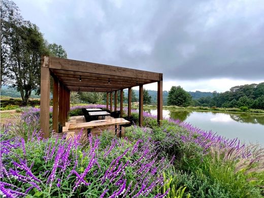 ‏בניין ב  Valle de Bravo, Estado de México