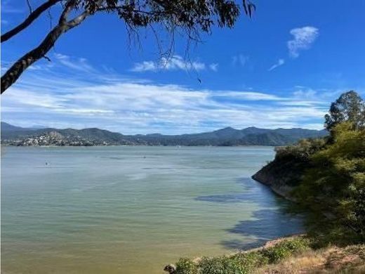 أرض ﻓﻲ Valle de Bravo, Estado de México