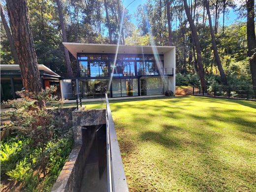 Πολυτελή κατοικία σε Valle de Bravo, Estado de México