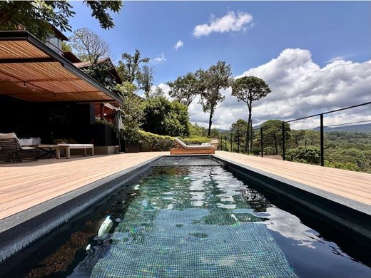 Luxury home in Valle de Bravo, Estado de México