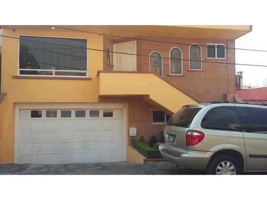 Tlalnepantla, Tlalnepantla de Bazの高級住宅