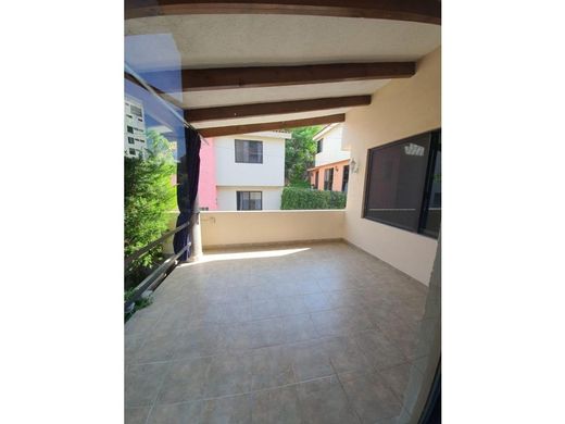 Luxury home in Santiago Mexquititlán, Morelos