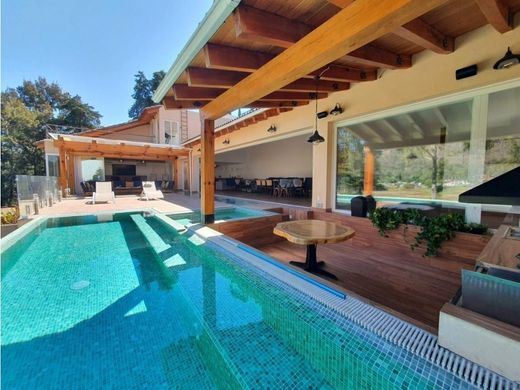 Casa de lujo en Valle de Bravo, Estado de México