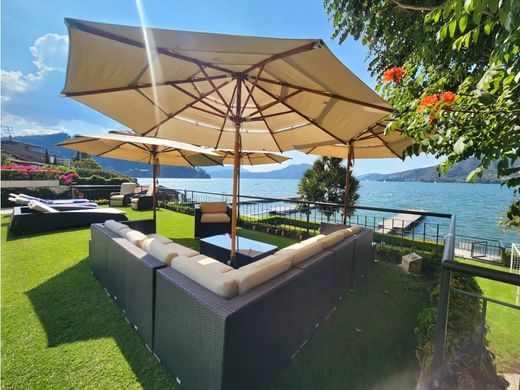 Casa de lujo en Valle de Bravo, Estado de México