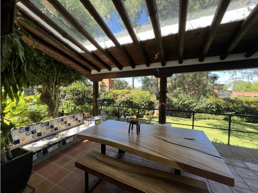 Wohnkomplexe in Valle de Bravo, México (Bundesstaat)