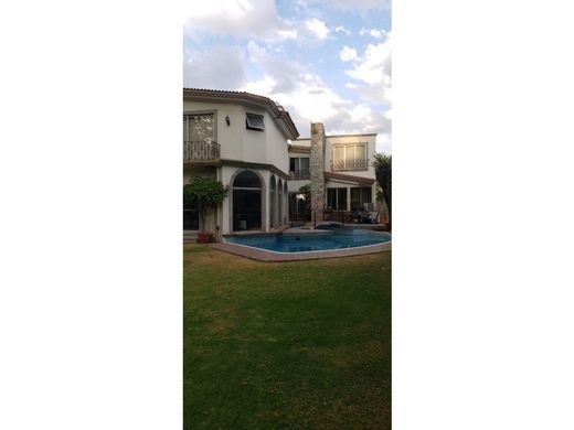 Luxury home in Ciudad López Mateos, Atizapán de Zaragoza