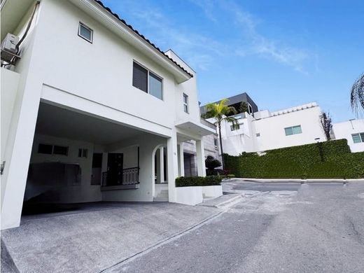 Luxury home in Monterrey, Nuevo León