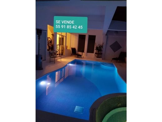 Luxury home in Ciudad López Mateos, Atizapán de Zaragoza