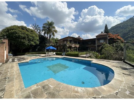 Luxury home in Valle de Bravo, Estado de México