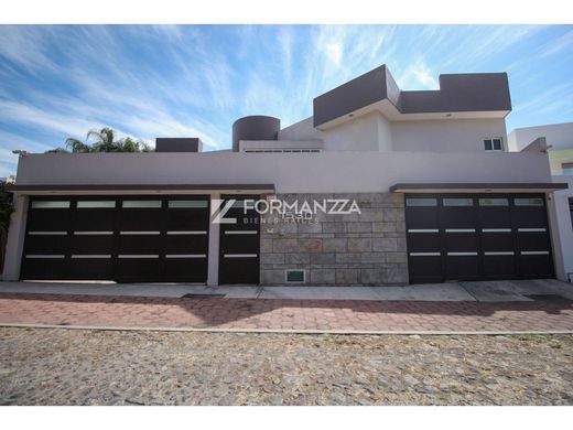 Luxury home in Colima