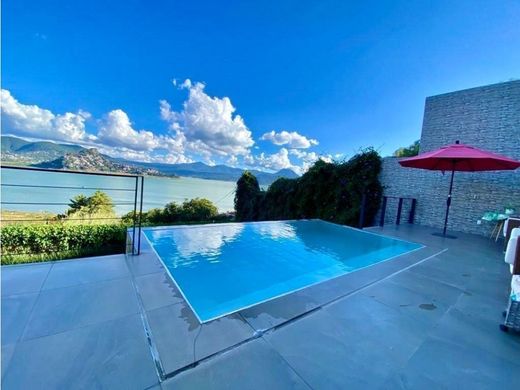 Luxury home in Valle de Bravo, Estado de México