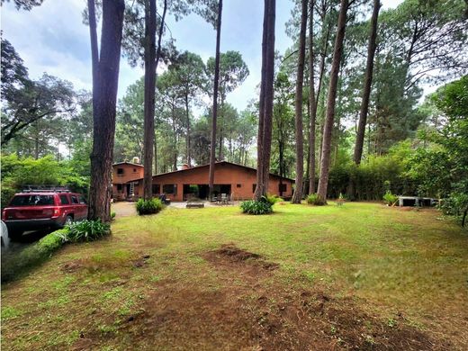 Πολυτελή κατοικία σε Valle de Bravo, Estado de México