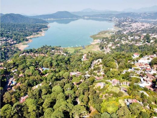 Terreno en Valle de Bravo, Estado de México