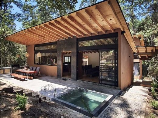 Complexes résidentiels à Valle de Bravo, Estado de México