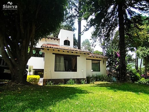 Residential complexes in Valle de Bravo, Estado de México