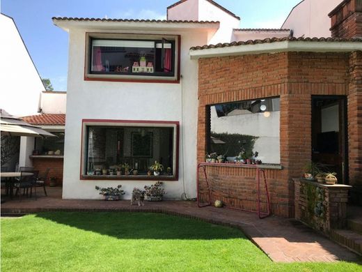 Luxury home in Ciudad López Mateos, Atizapán de Zaragoza