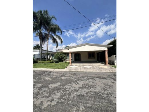 Luxury home in Atlatlahucan, Morelos