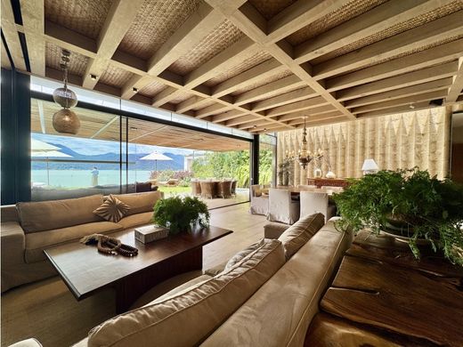 Valle de Bravo, メヒコ州の高級住宅