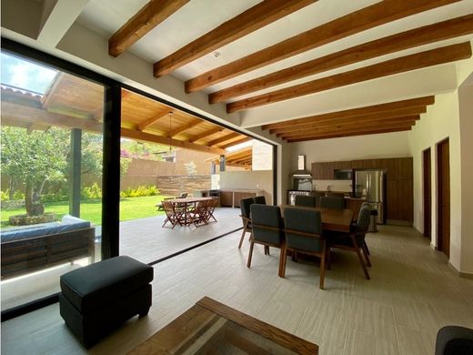 Complesso residenziale a Valle de Bravo, Messico (stato federato)