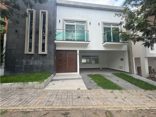 Casa di lusso a San Bernardino Tlaxcalancingo, San Andrés Cholula