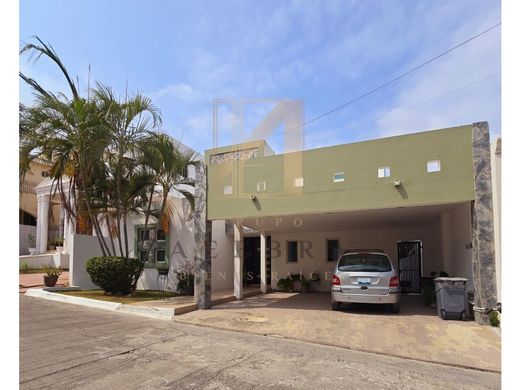 Luxury home for sale in Tampico