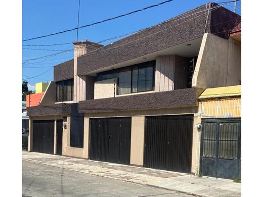 Zamora de Hidalgo: villas y casas de lujo en venta - Propiedades exclusivas  en Zamora de Hidalgo 