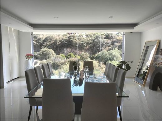 Luxury home in Ciudad López Mateos, Atizapán de Zaragoza