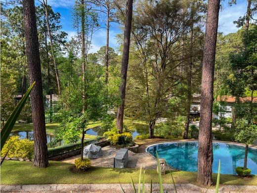 Valle de Bravo, メヒコ州のアパートメント・コンプレックス