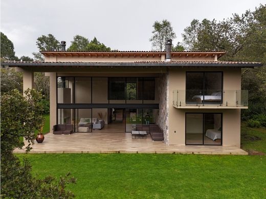 Wohnkomplexe in Valle de Bravo, México (Bundesstaat)