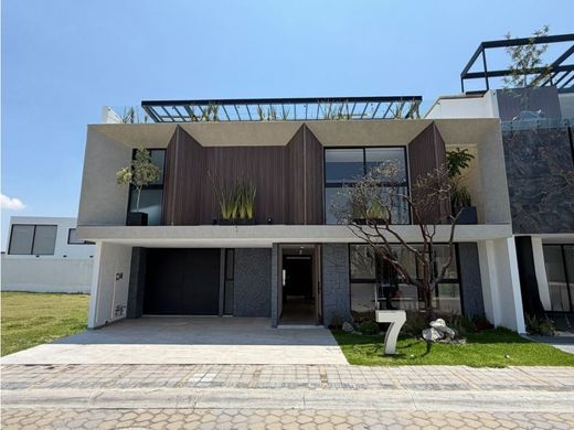 Luxury home in Santa Clara, Ocoyucan